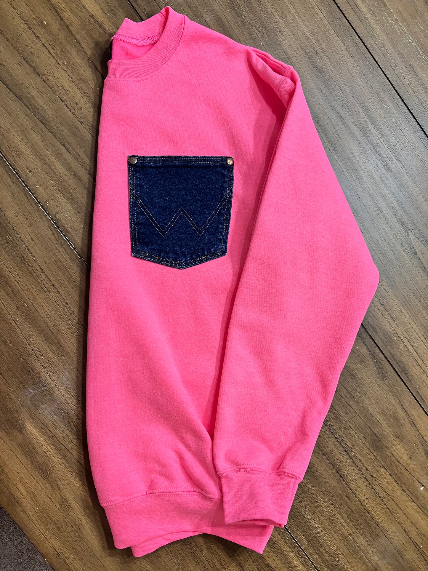 Medium Pink Wrangler Crewneck